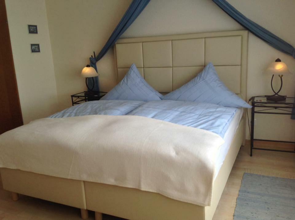 Döttingen Haus Diana Bed & Breakfast エクステリア 写真
